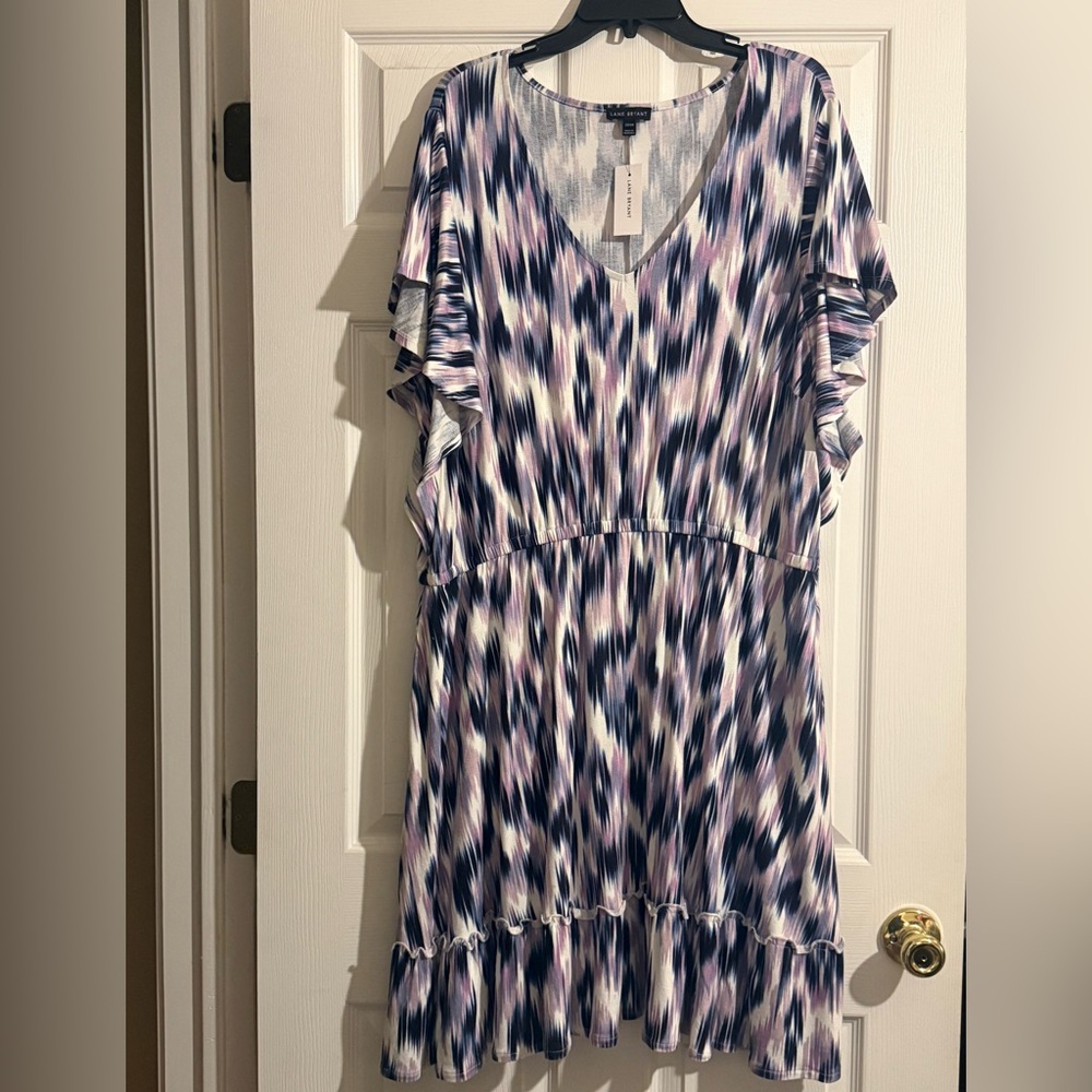 NEW Stylish V-Neck Flutter Sleeve Dress in Navy, Lavender & White